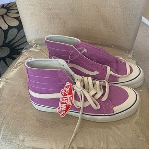 Vans “Off the Wall” purple